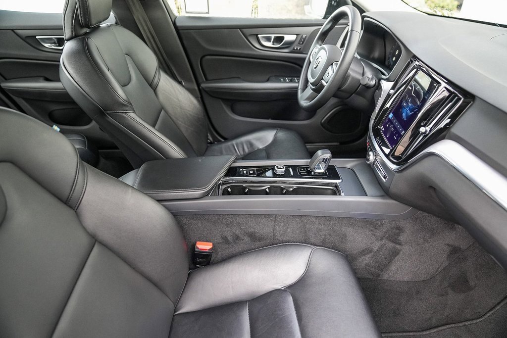 Used 2024 Volvo S60 B5 Core image 15