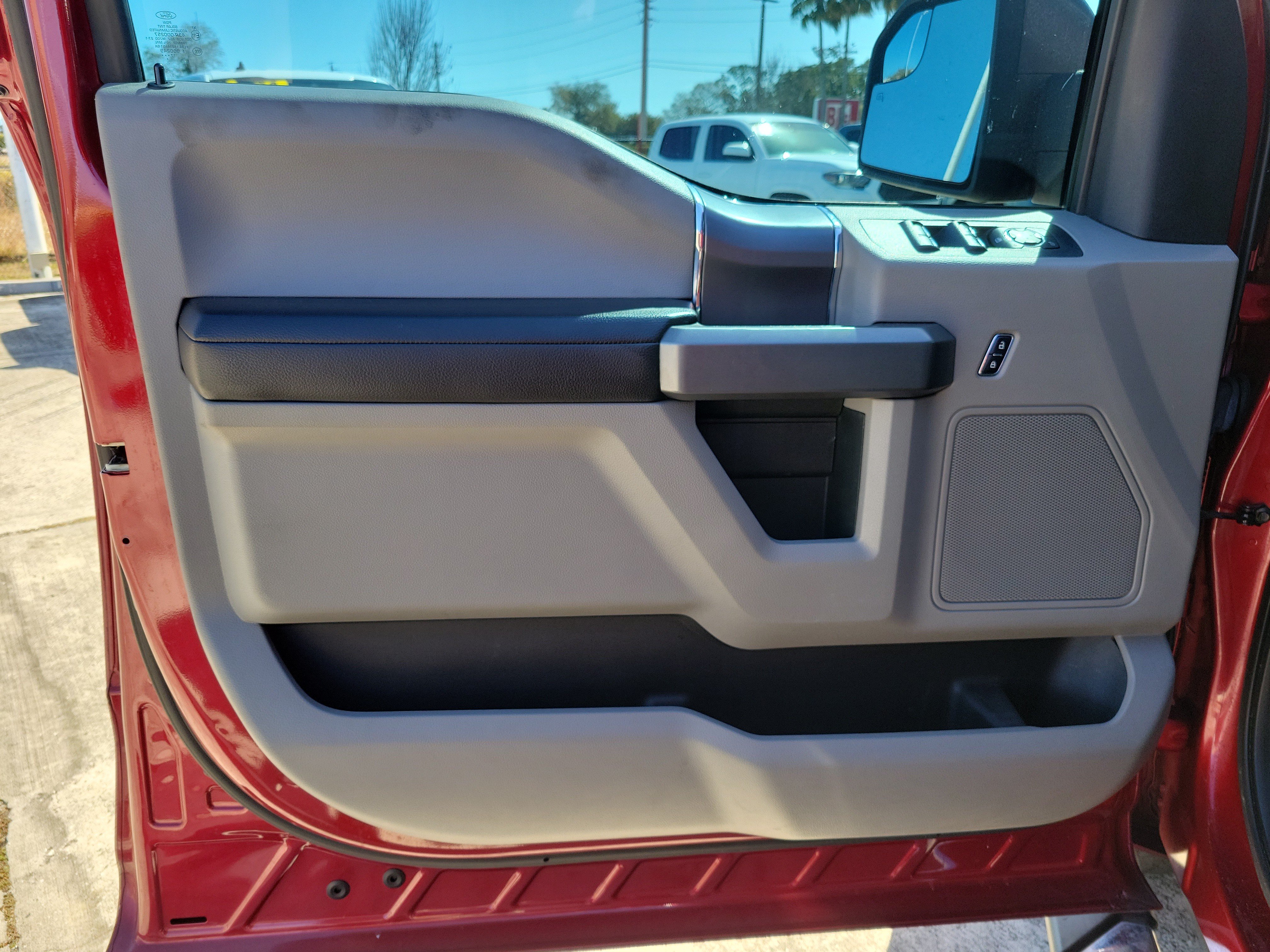 Used 2018 Ford F150 XLT w/ Equipment Group 302A Luxury AWD/4WD image 13
