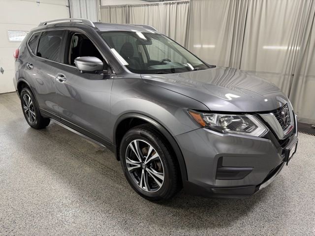 Used 2020 Nissan Rogue SV w/ Premium Package image 2