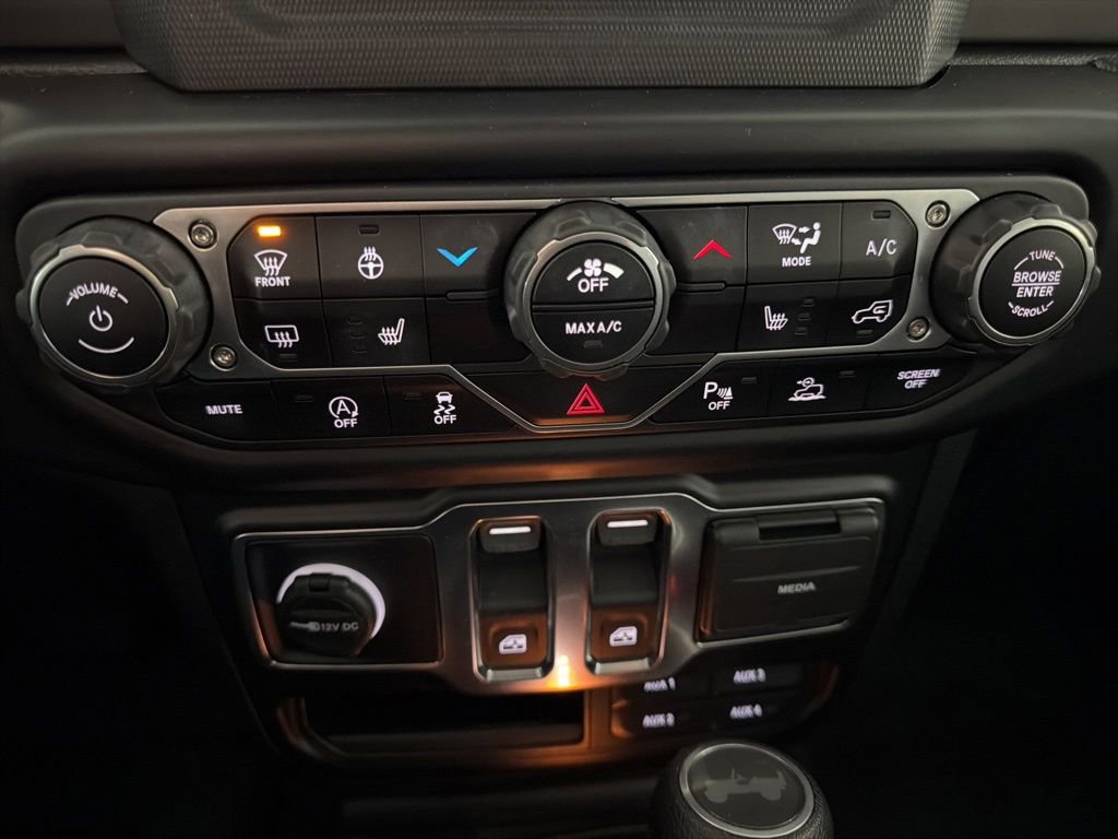 Used 2022 Jeep Wrangler Sport AWD/4WD image 17