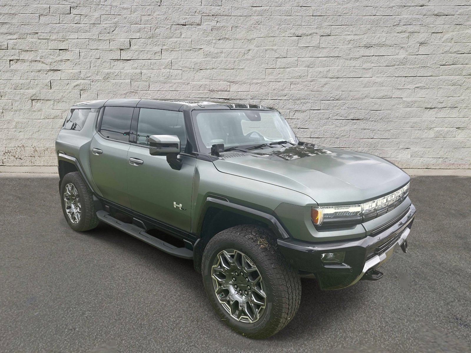 Used 2024 GMC Hummer EV 3X w/ LPO, Illumination Package AWD/4WD image 3