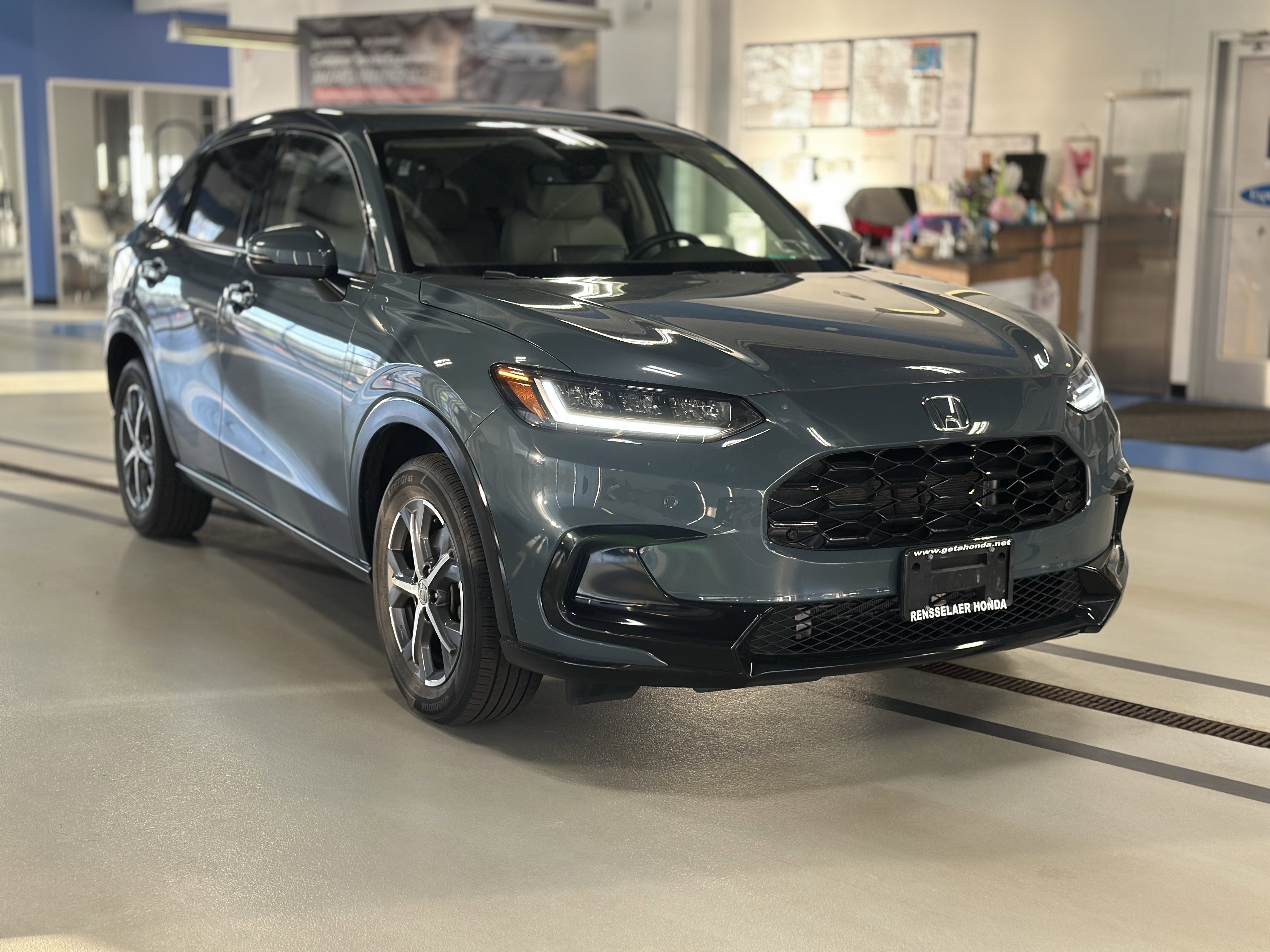 Used 2024 Honda HR-V EX-L image 3