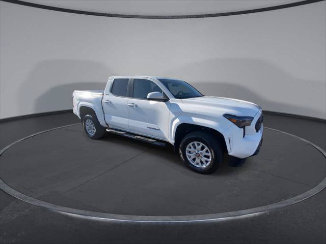 Certified 2025 Toyota Tacoma SR5 AWD/4WD image 3