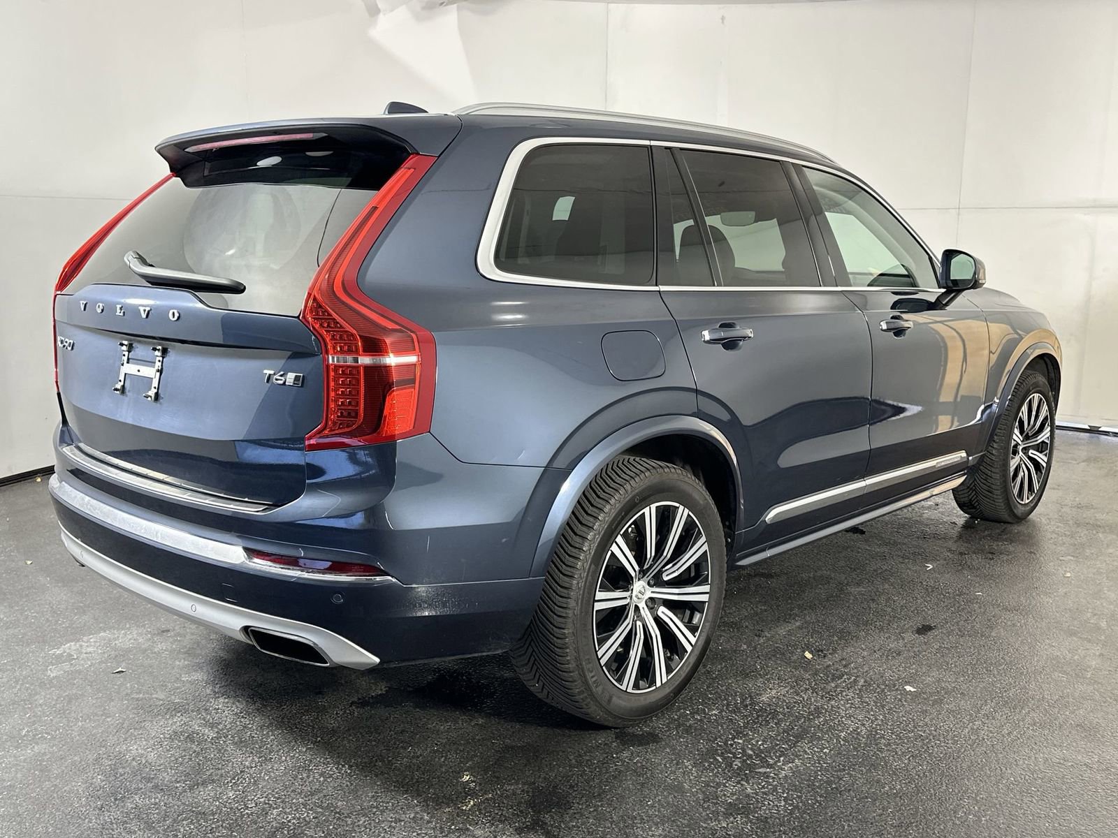 Used 2020 Volvo XC90 T6 Inscription w/ Protection Package Premier image 11
