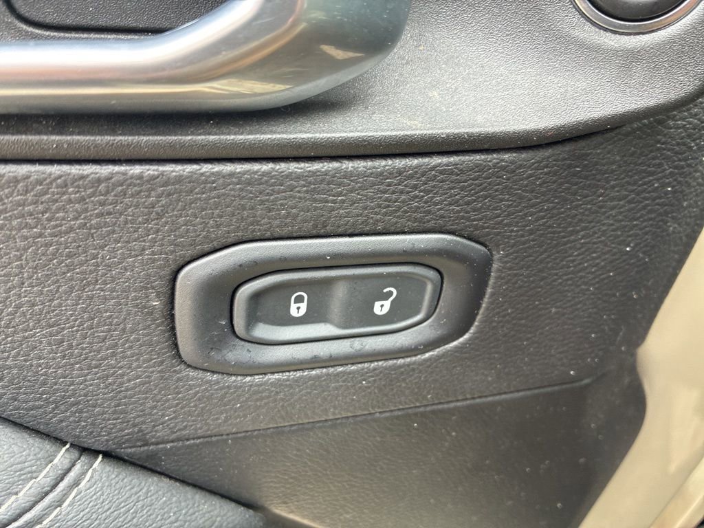 Used 2022 Jeep Gladiator Rubicon w/ LED Lighting Group image 9