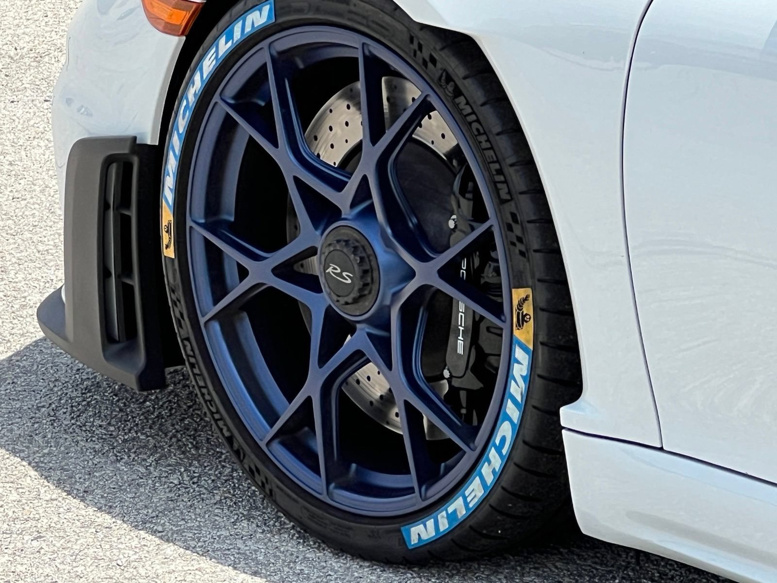 Certified 2024 Porsche 718 Cayman GT4 RS w/ Accent Package Logos RWD image 17