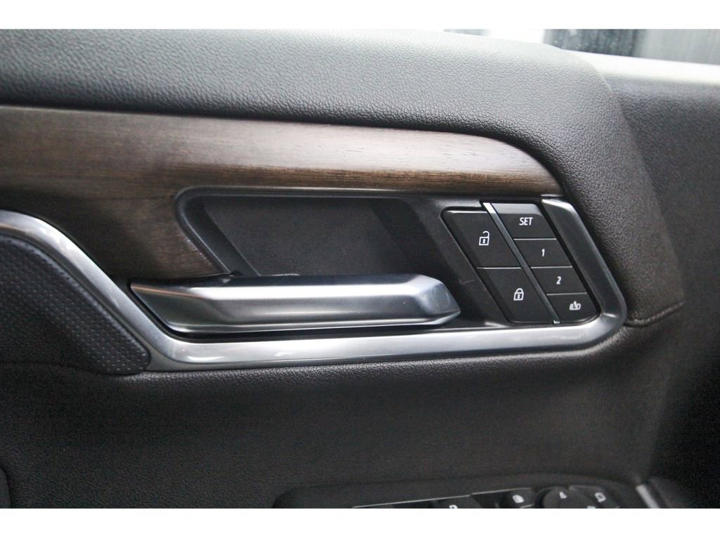 Used 2025 Chevrolet Silverado 3500 High Country w/ High Country Premium Package image 18