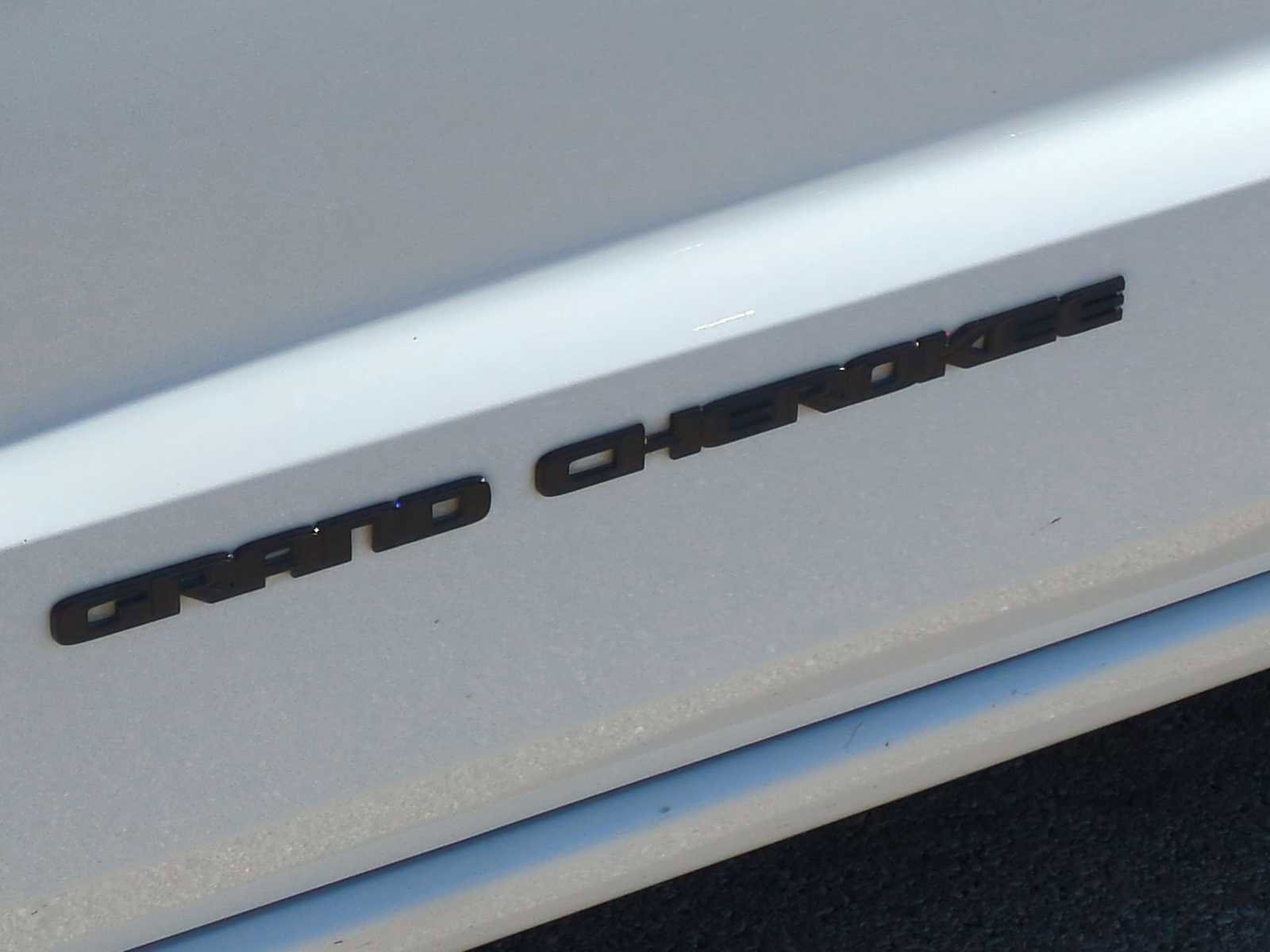 Used 2018 Jeep Grand Cherokee Altitude image 33