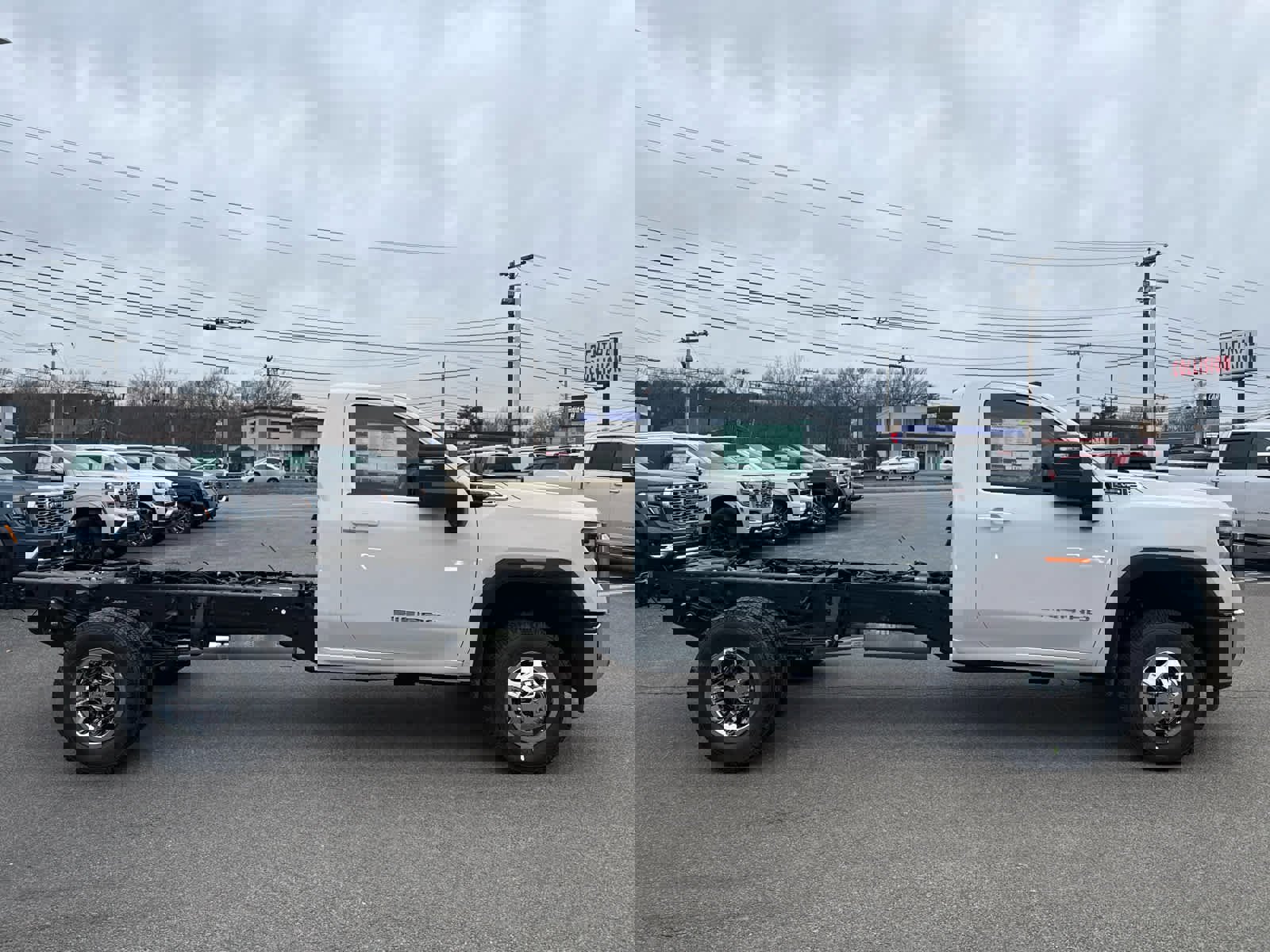 New 2026 GMC Sierra 3500 SLE w/ SLE Convenience Package image 6