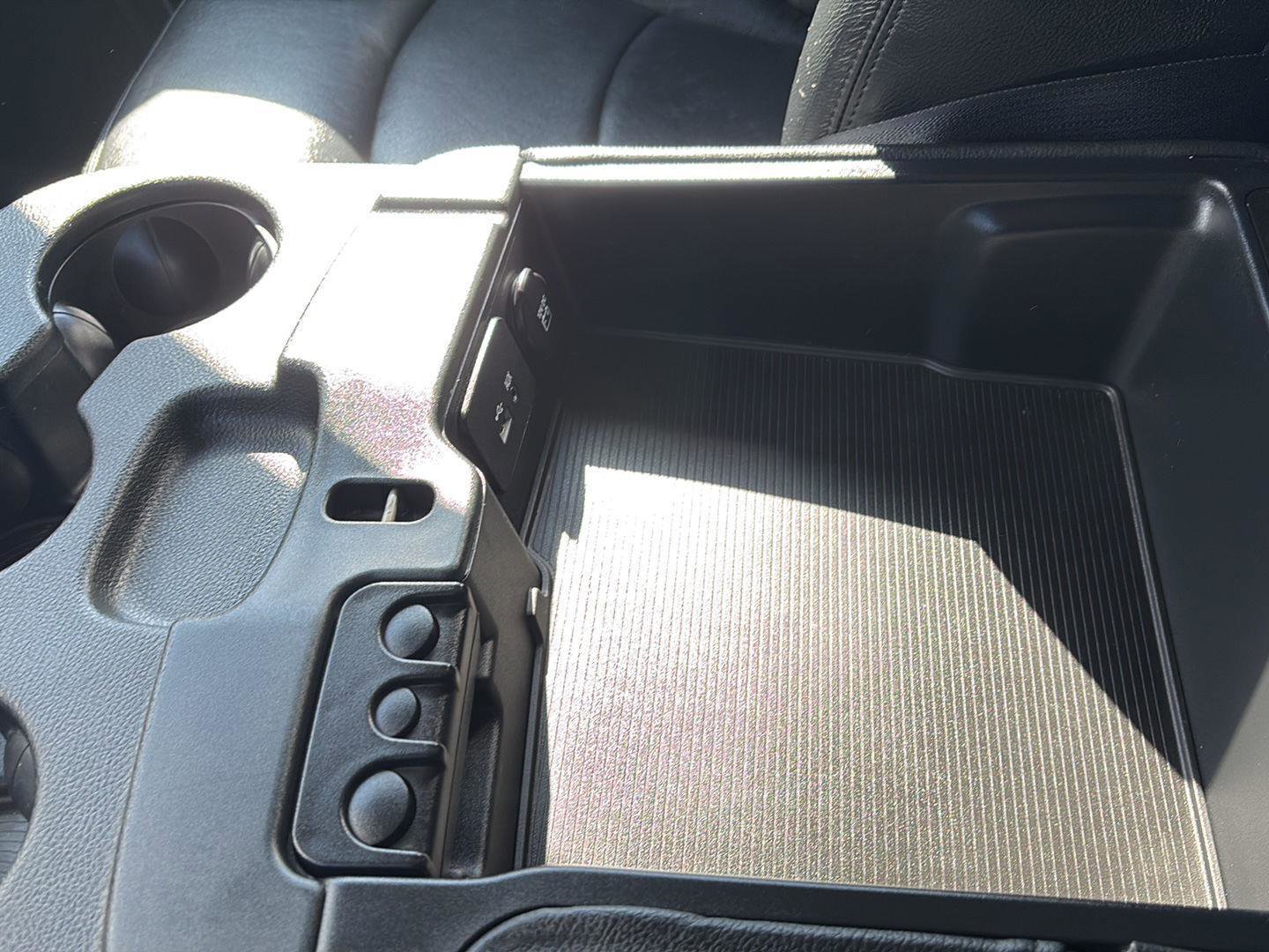 Used 2017 RAM 1500 Classic SLT image 27