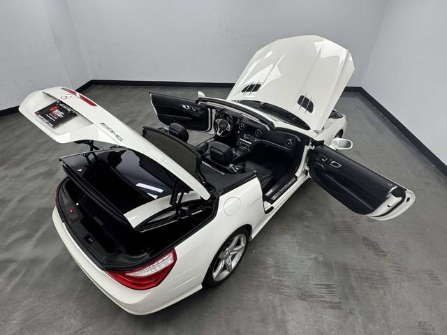 Used 2016 Mercedes-Benz SL 550 w/ Driver Assistance Package image 23