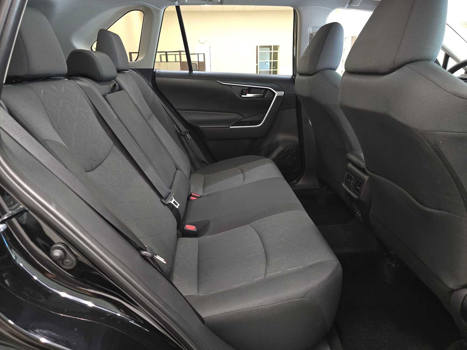 Certified 2025 Toyota RAV4 XLE AWD/4WD image 25