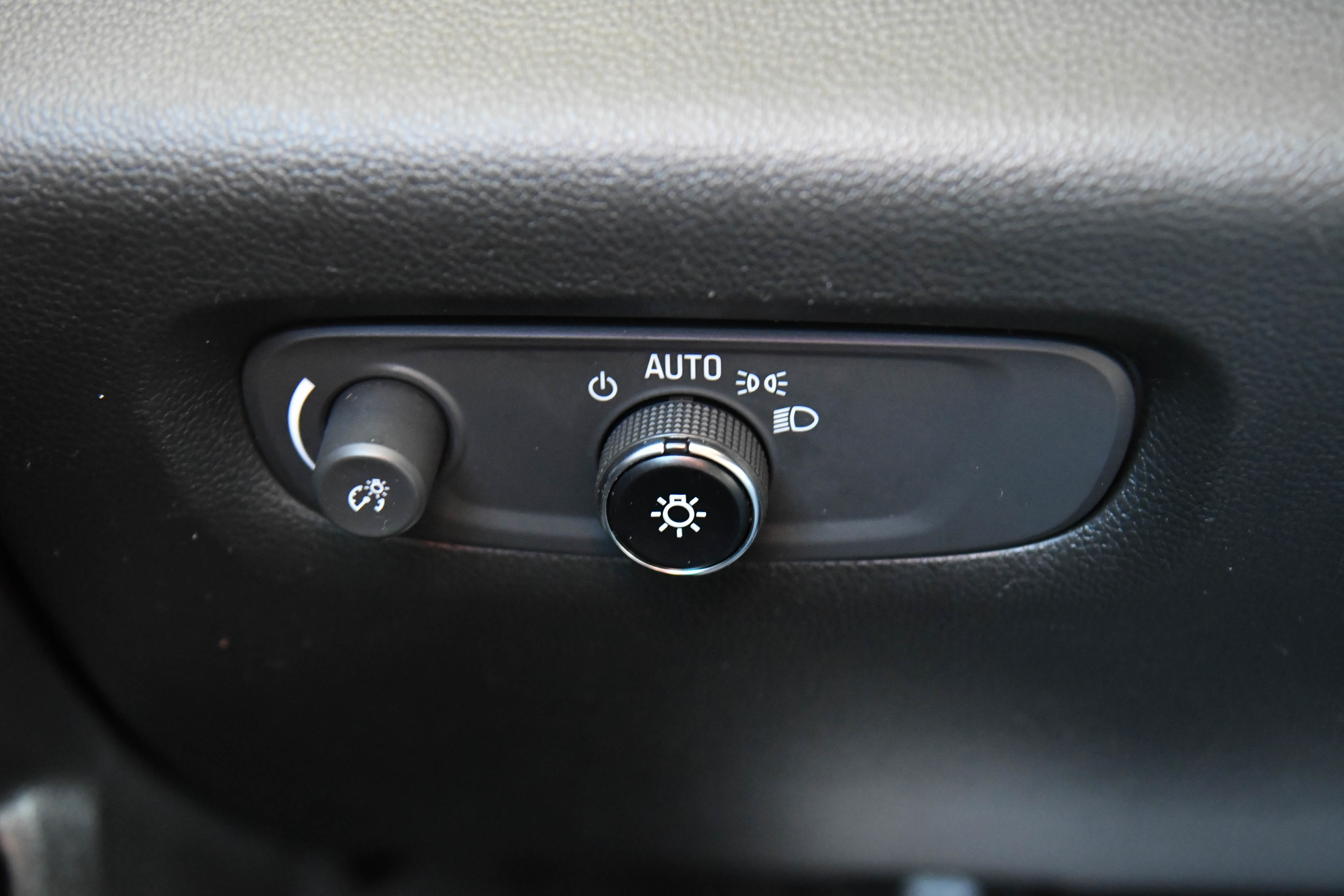 Used 2022 Chevrolet Traverse LT image 30