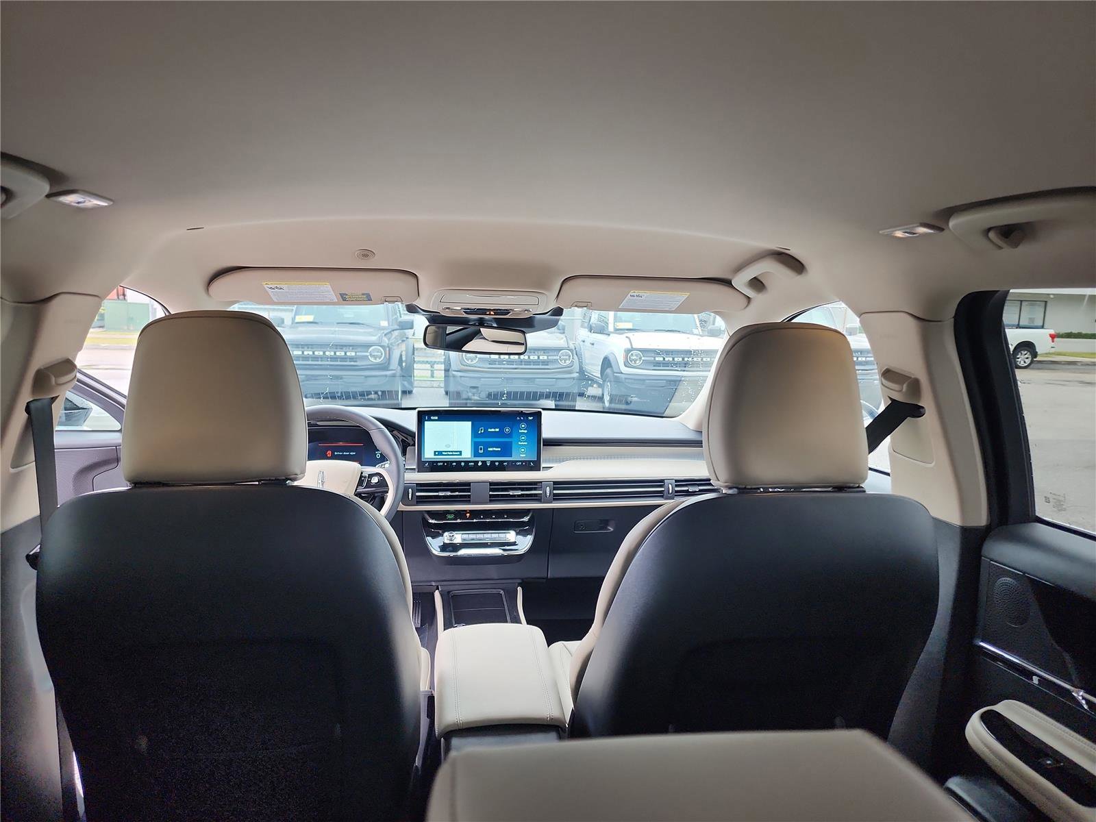 New 2026 Lincoln Corsair Premiere image 19