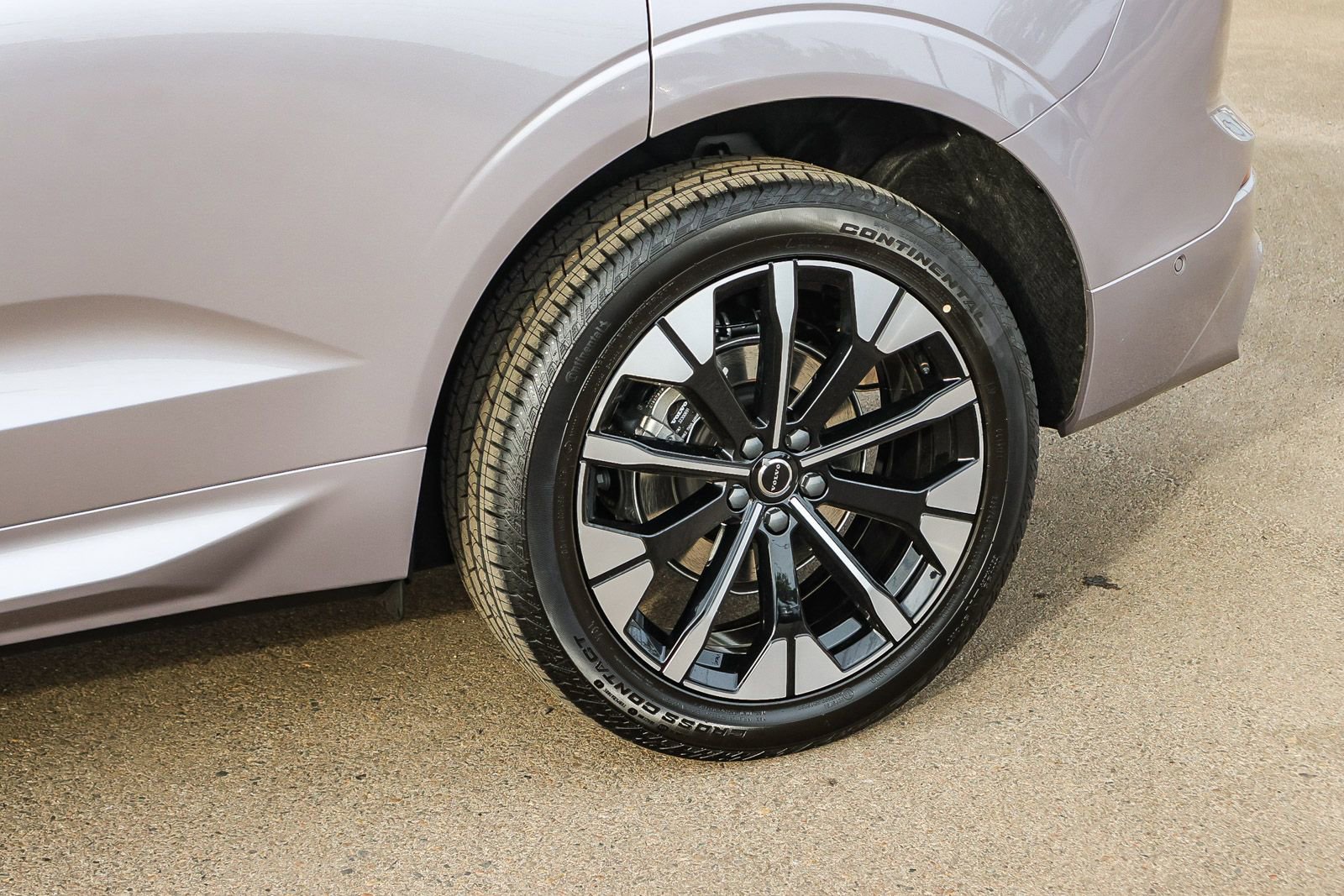 New 2026 Volvo XC60 B5 Plus w/ Climate Package image 9