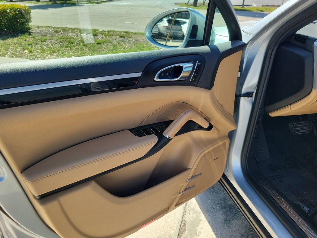 Used 2015 Porsche Cayenne Diesel image 24