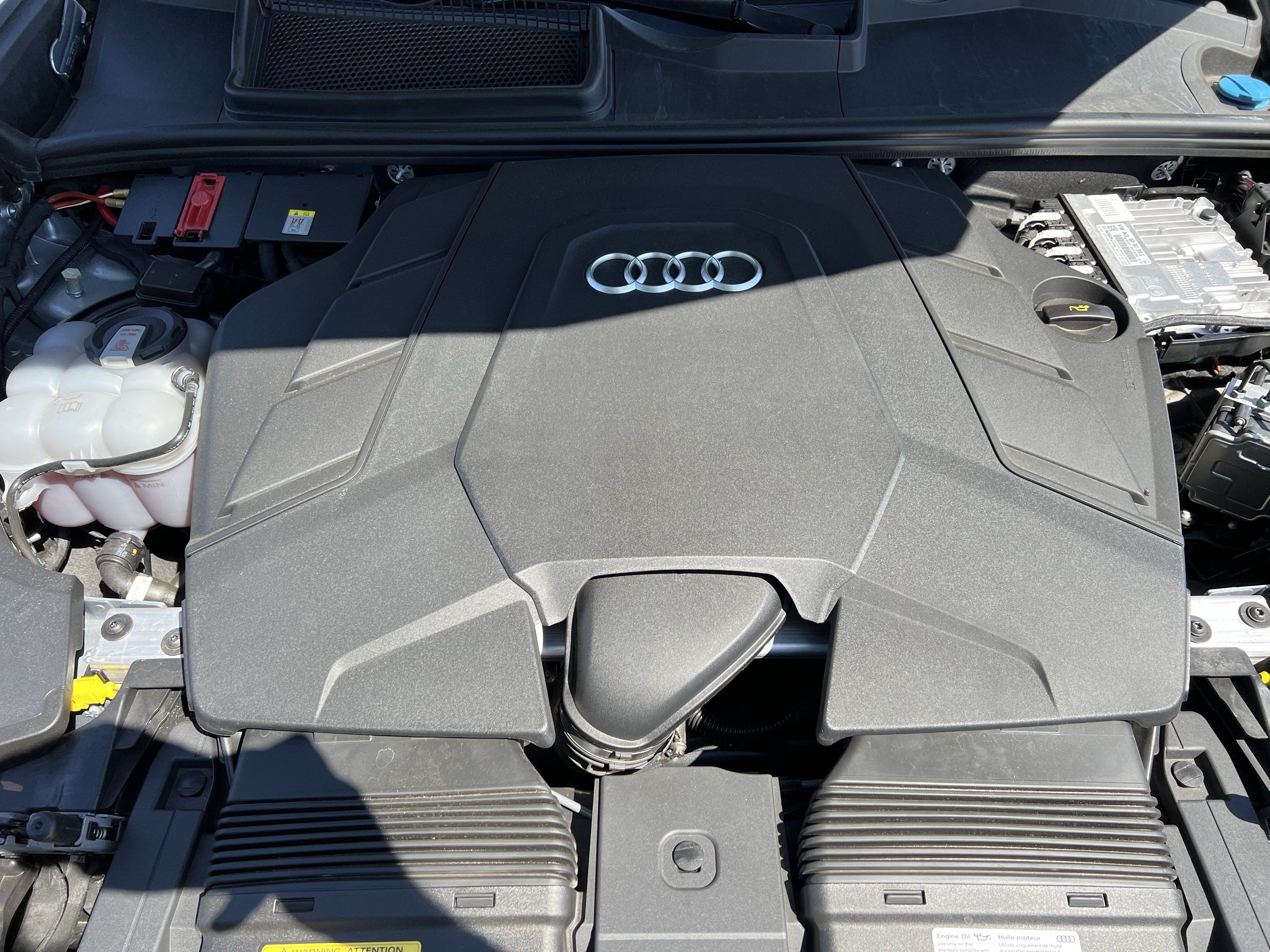 Used 2024 Audi Q8 Premium AWD/4WD image 36