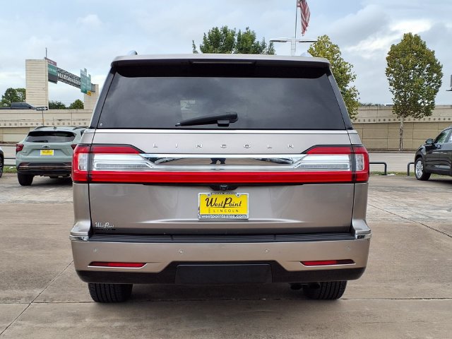 Used 2020 Lincoln Navigator L Reserve w/ Luxury Package AWD/4WD image 22