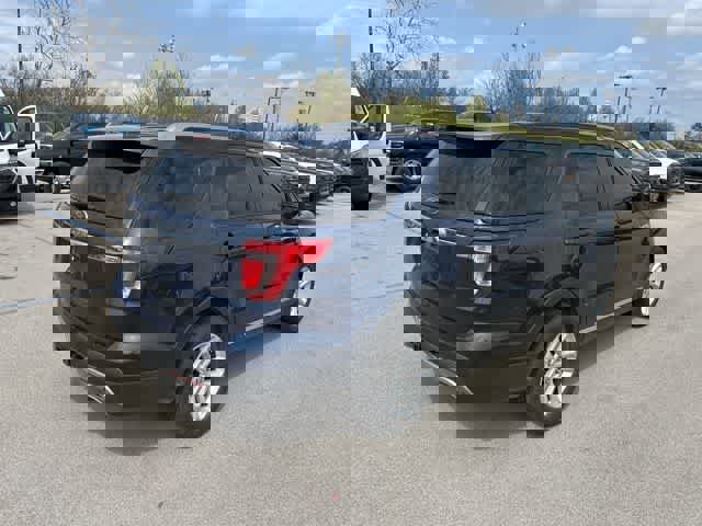 Used 2017 Ford Explorer XLT w/ Equipment Group 202A image 19