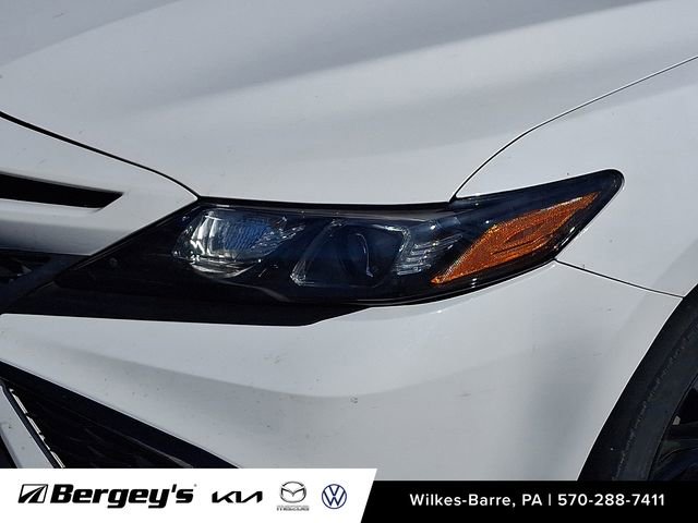 Used 2022 Toyota Camry SE image 11