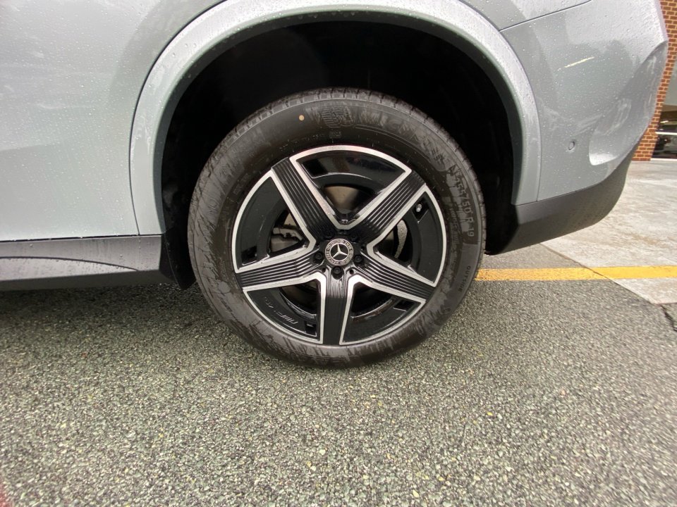 New 2026 Mercedes-Benz GLC 300 4MATIC Coupe image 22