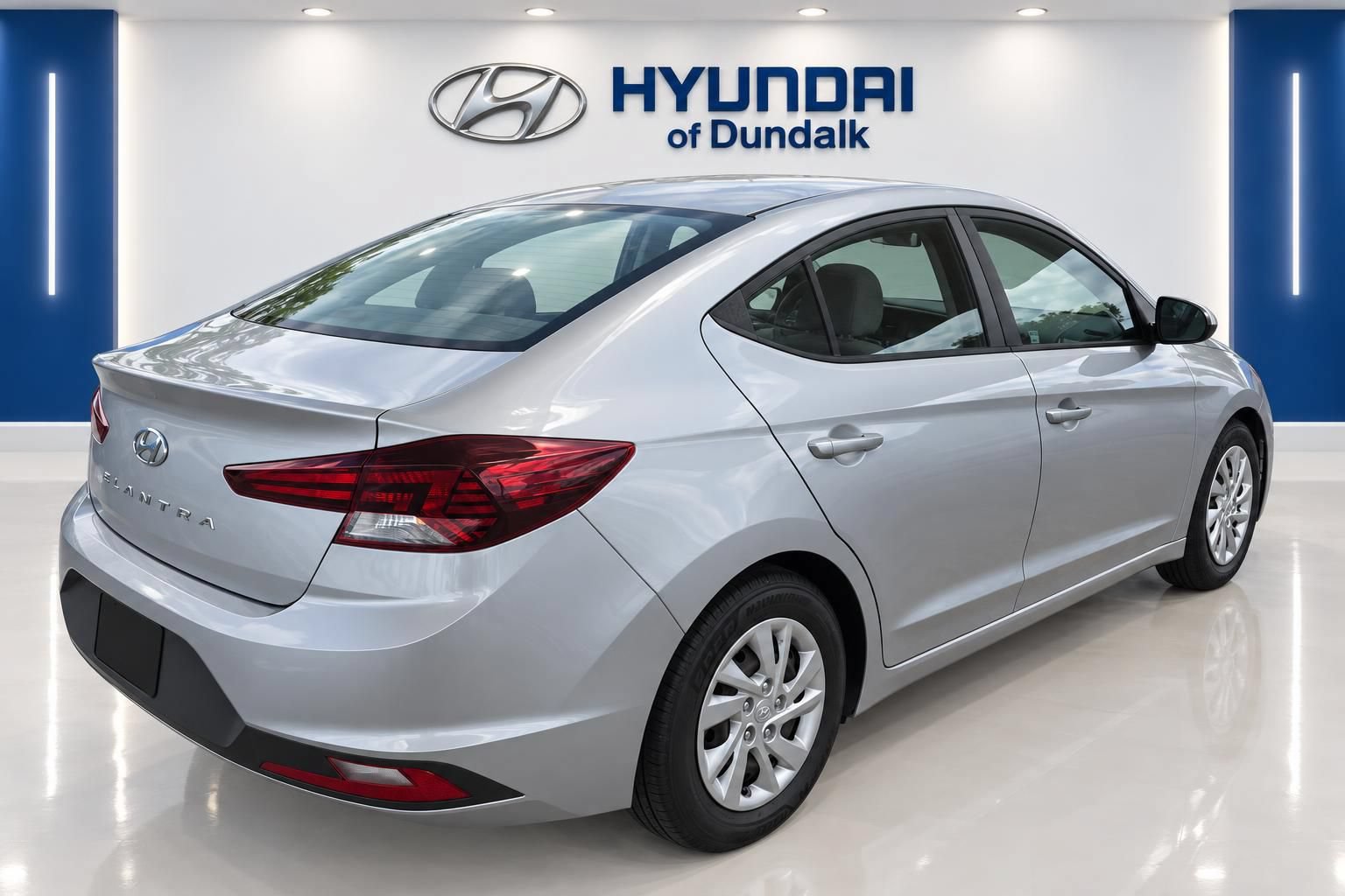Used 2020 Hyundai Elantra SE FWD image 4