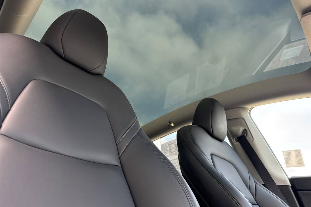 Used 2024 Tesla Model Y 2WD image 20