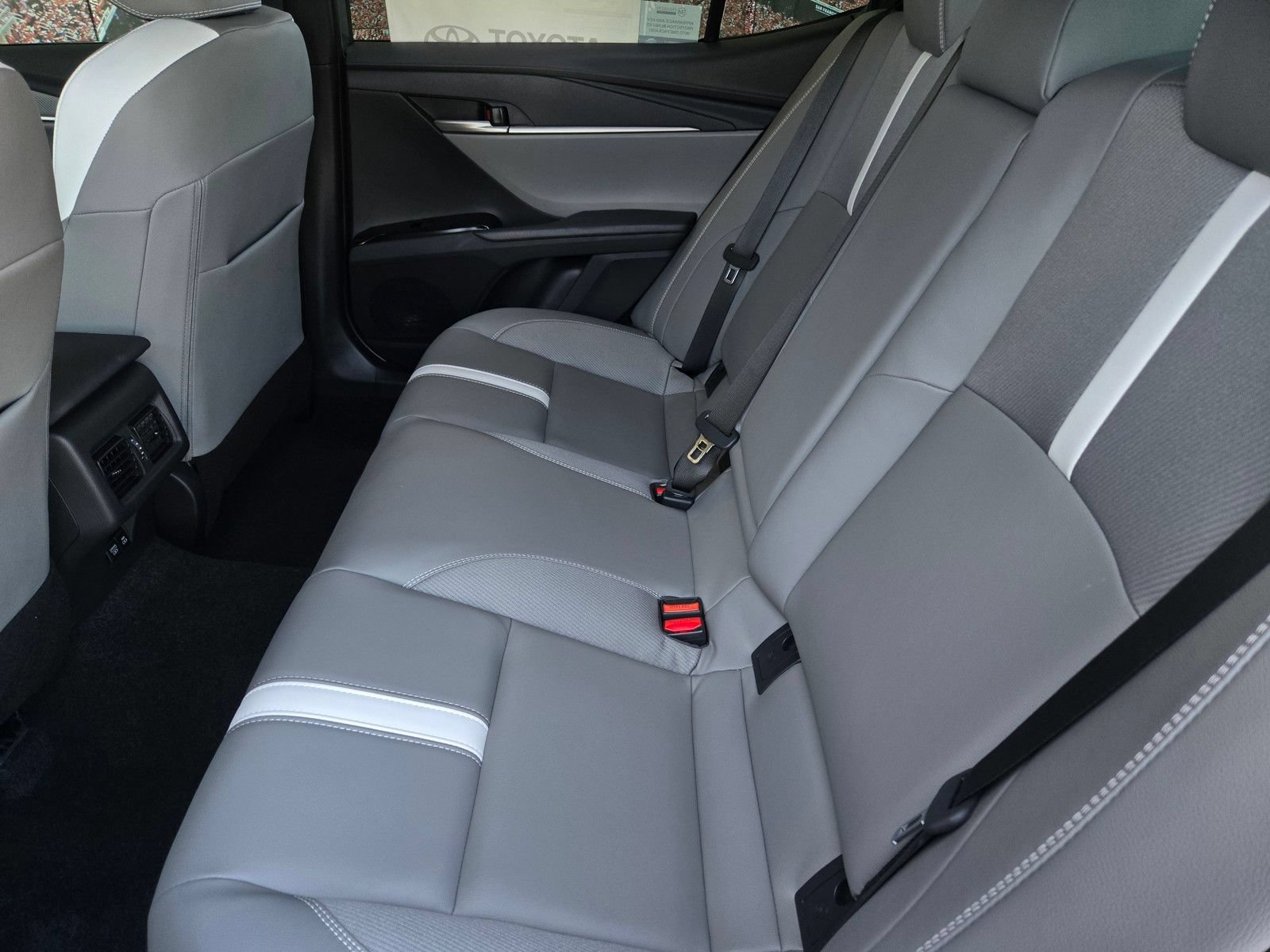Used 2026 Toyota Camry SE FWD image 11