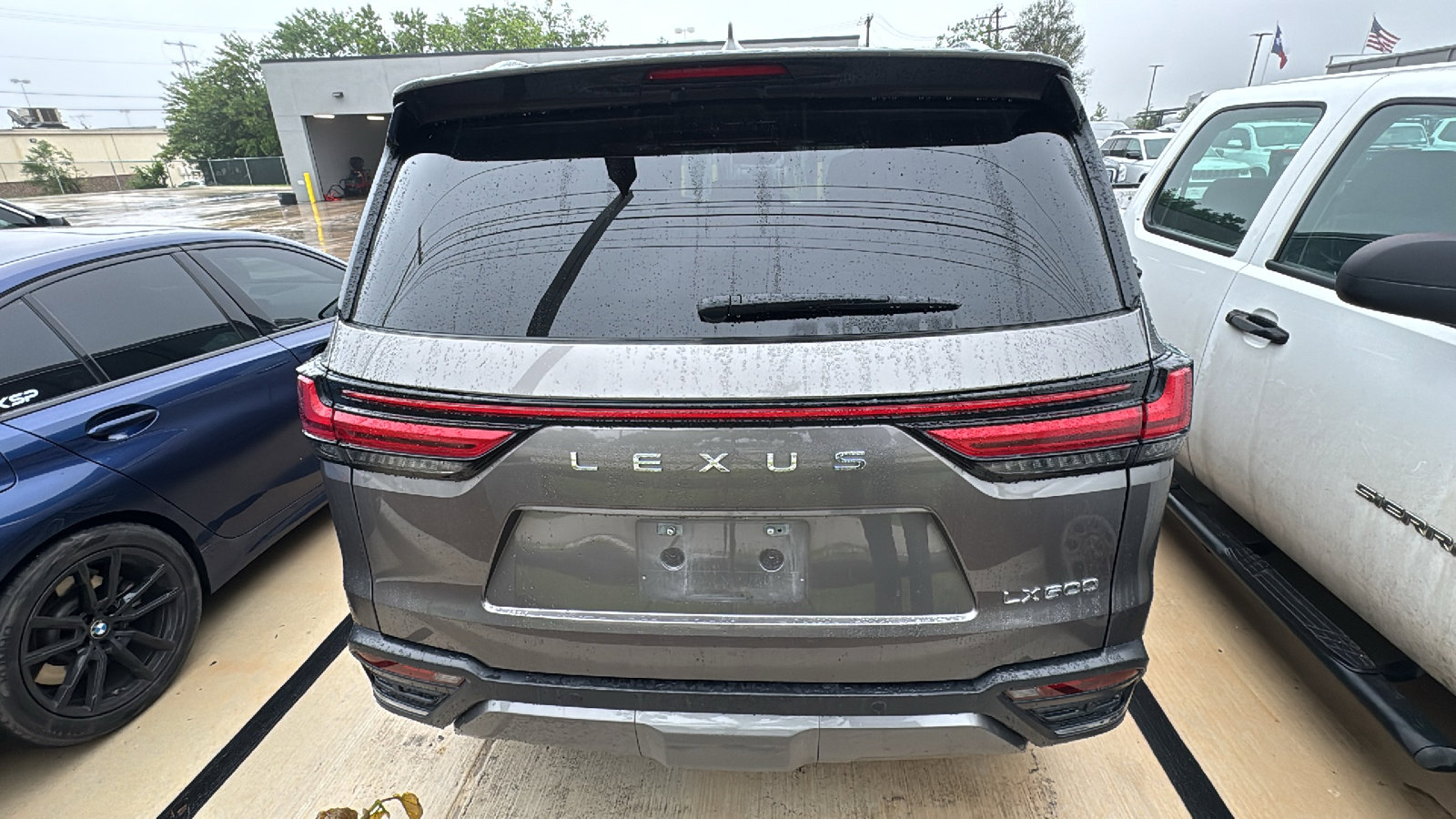 Used 2024 Lexus LX 600 4WD w/ Luxury Package image 5