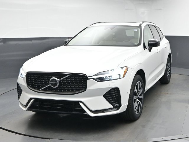 Used 2024 Volvo XC60 B5 Plus w/ Protection Package Premier AWD/4WD image 3