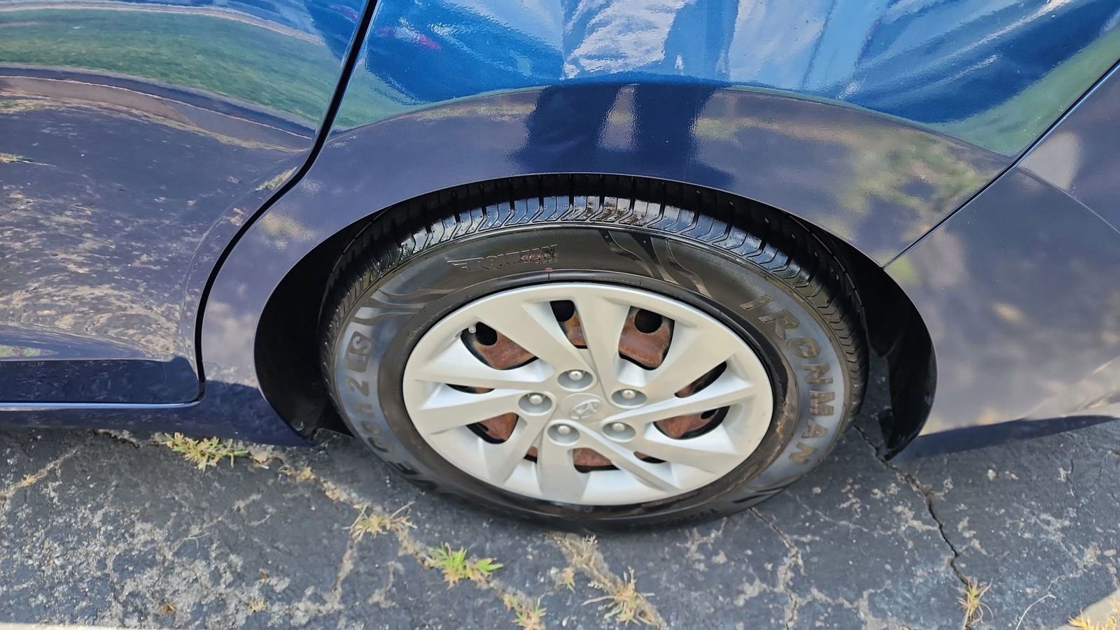 Used 2017 Hyundai Elantra SE image 9