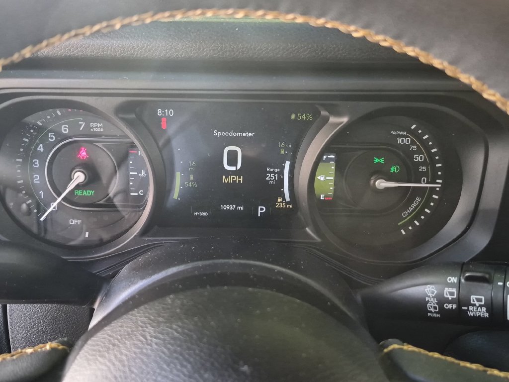 Used 2024 Jeep Wrangler Unlimited w/ Convenience Group AWD/4WD image 12