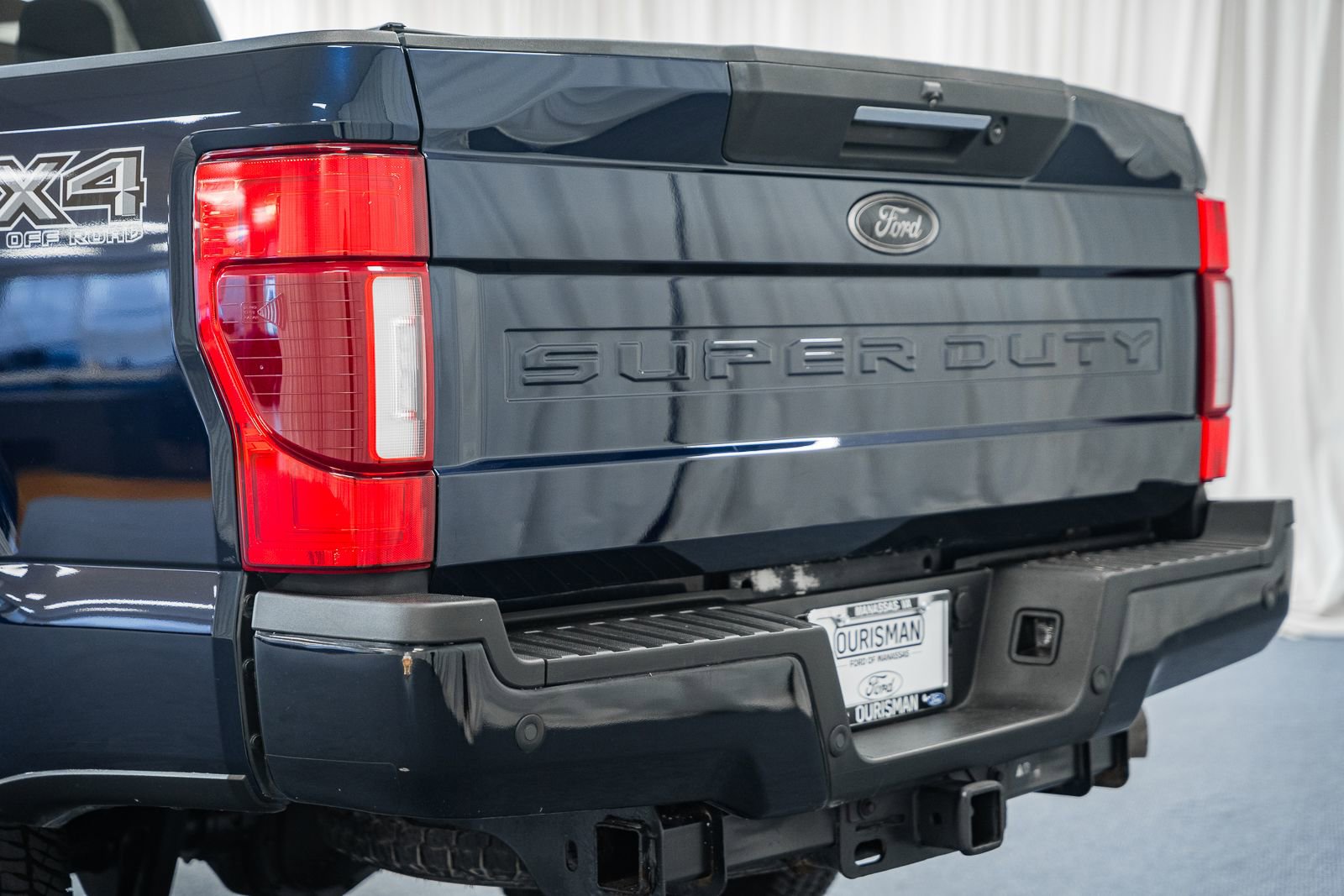 Used 2022 Ford F250 Lariat w/ Black Appearance Pkg image 6