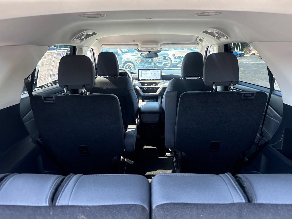 Used 2026 Ford Explorer Active RWD image 13