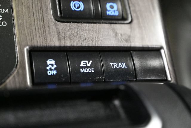 Used 2021 Toyota Highlander Limited AWD/4WD image 28