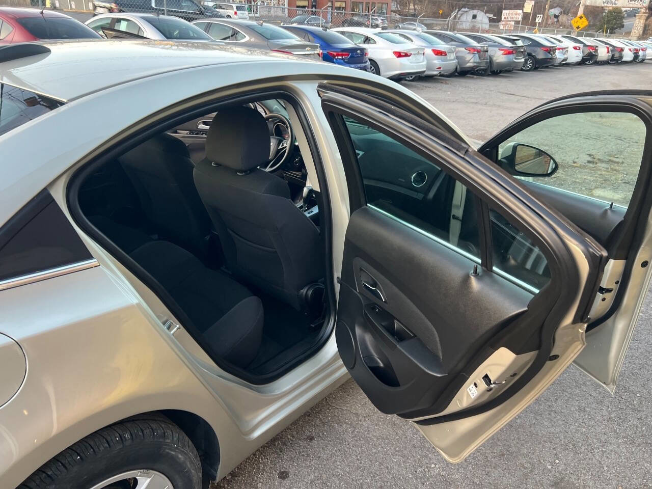 Used 2016 Chevrolet Cruze LT image 14