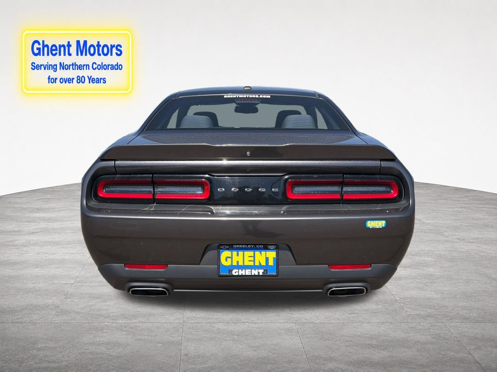 Used 2019 Dodge Challenger SXT RWD image 4
