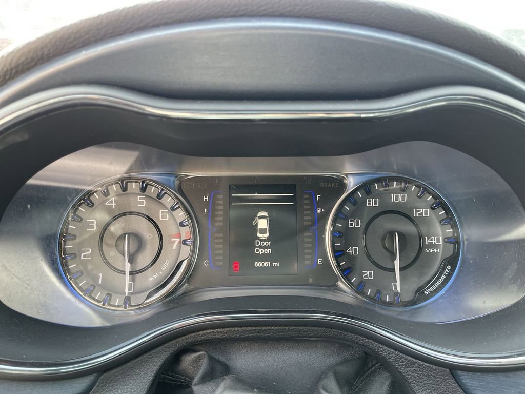 Used 2015 Chrysler 200 S w/ Comfort Group AWD/4WD image 4