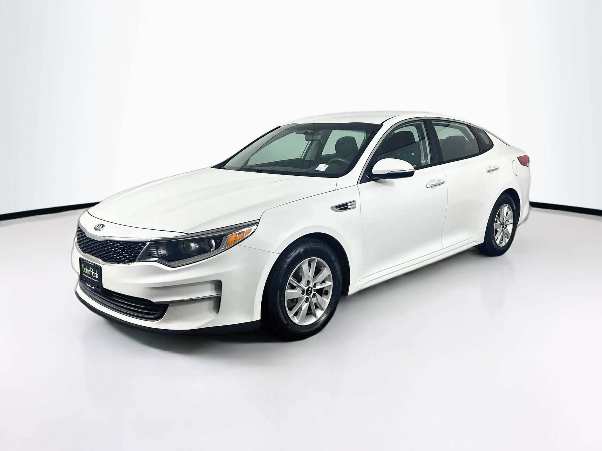 Used 2018 Kia Optima LX FWD image 3