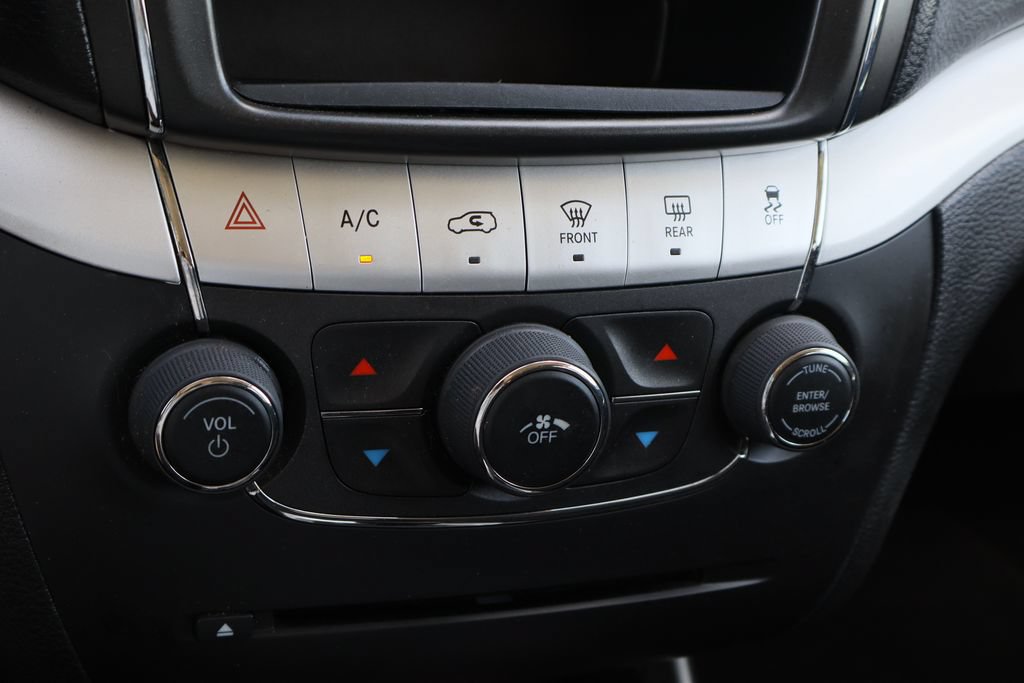 Used 2019 Dodge Journey SE FWD image 17