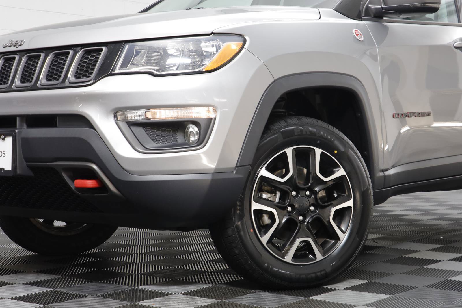 Used 2019 Jeep Compass Trailhawk w/ Cold Weather Group image 3