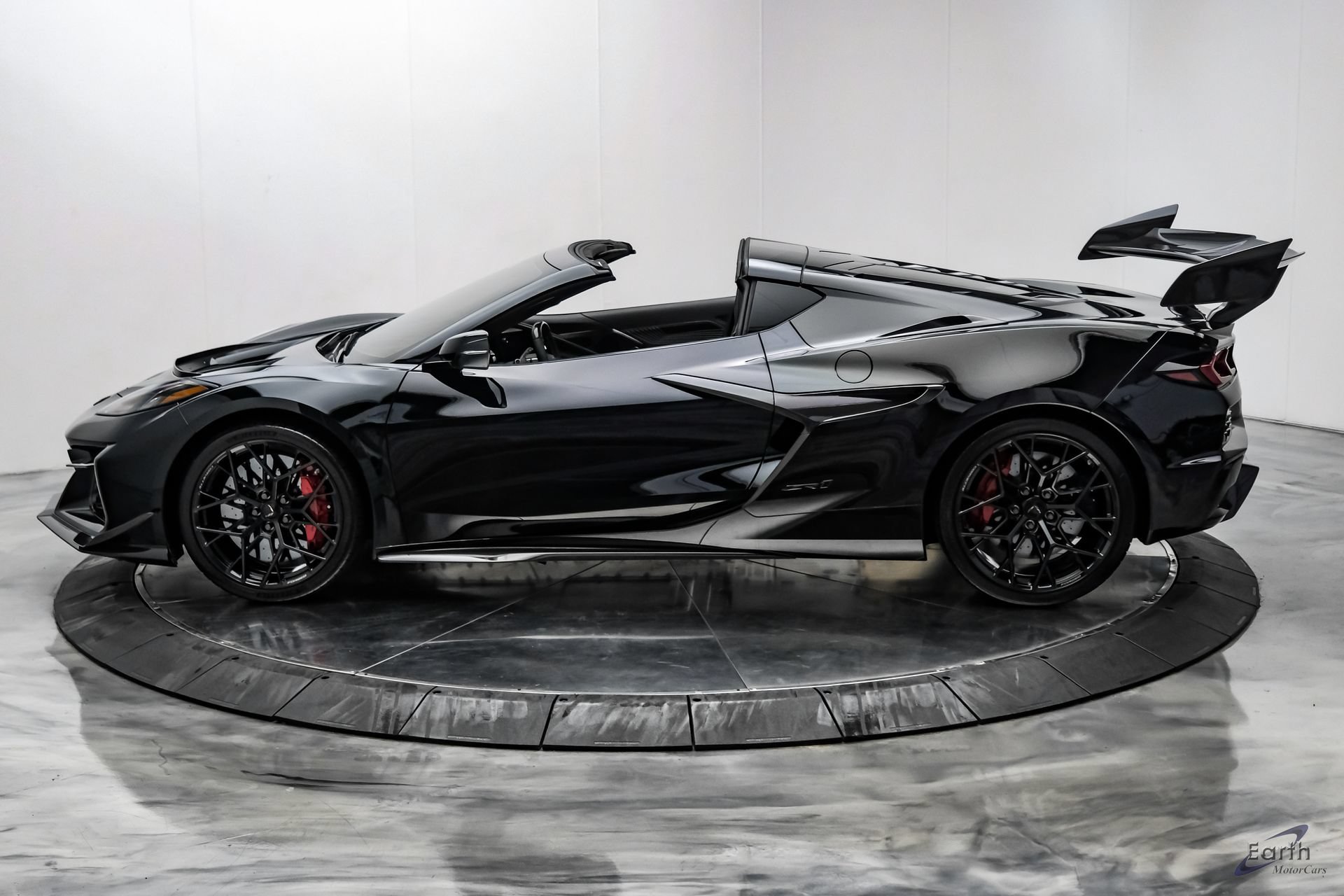 Used 2026 Chevrolet Corvette ZR1 w/ ZR1 Carbon Fiber Aero Package RWD image 9