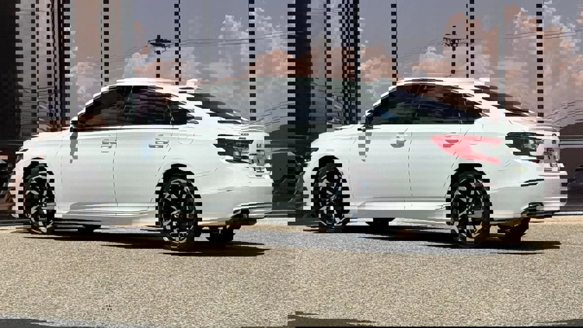 Used 2018 Honda Accord Sport image 8