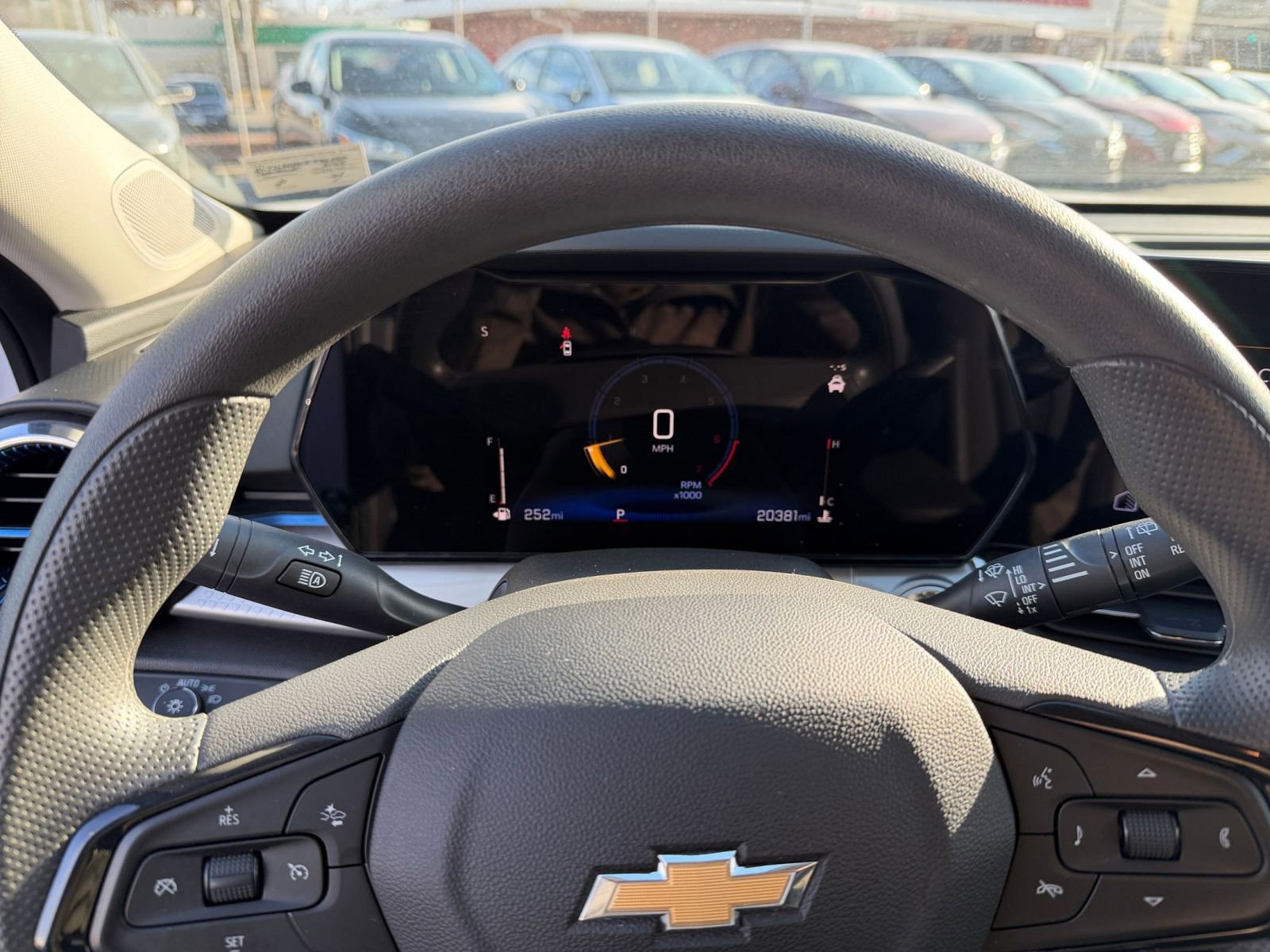 Used 2025 Chevrolet Trax LT image 32