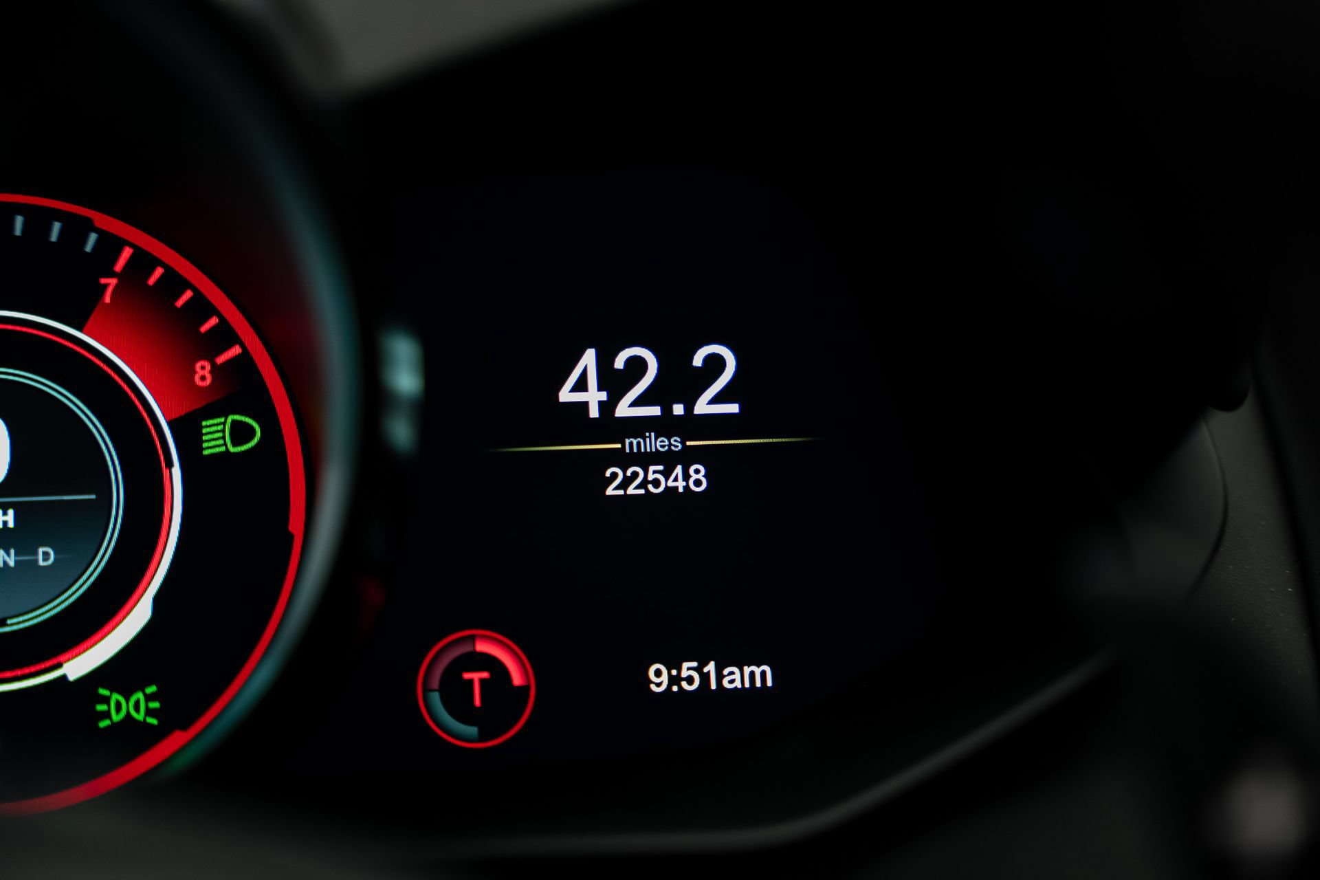 Used 2023 Aston Martin V8 Vantage Roadster RWD image 47