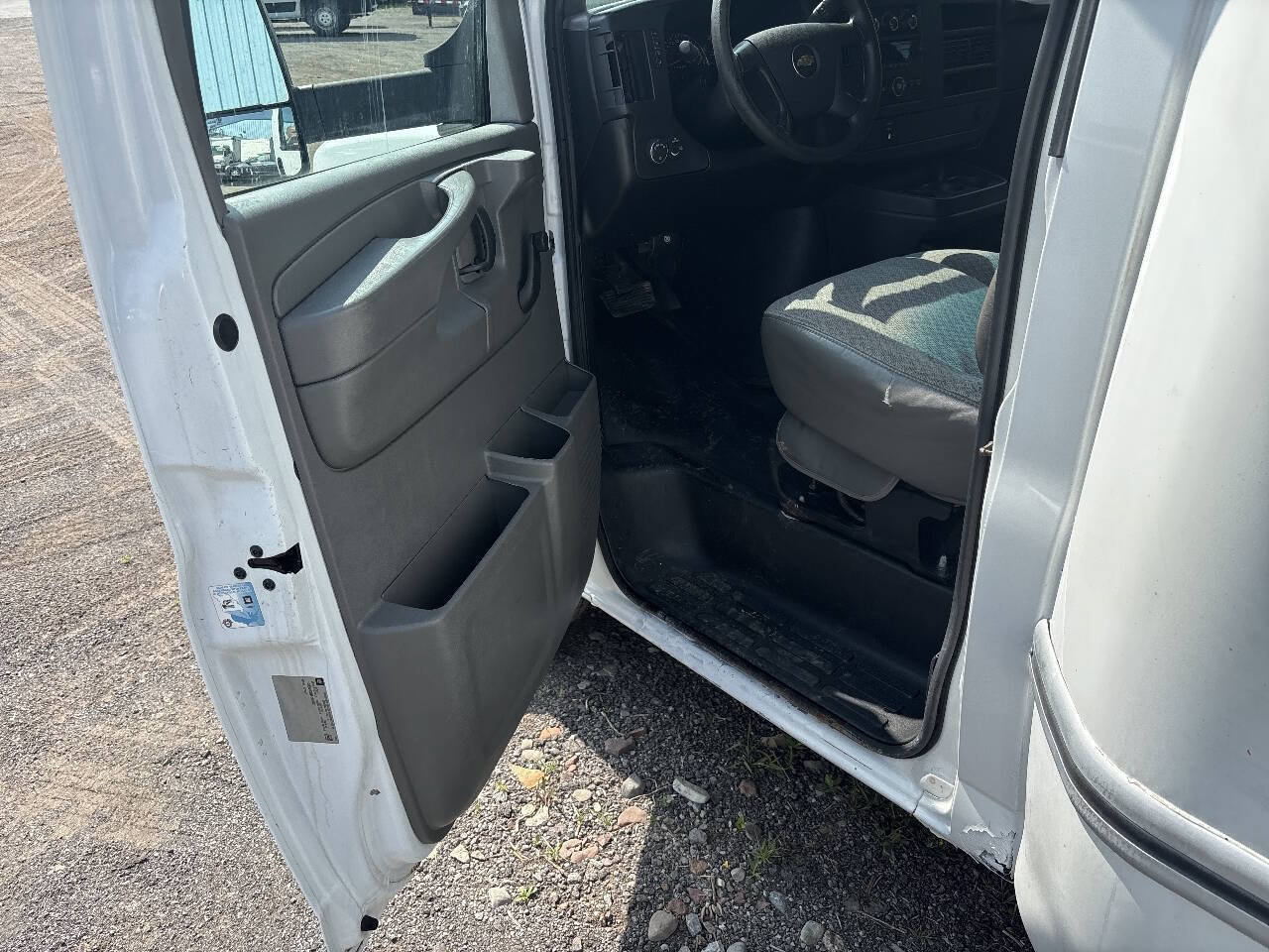 Used 2014 Chevrolet Express 3500 Extended RWD image 10