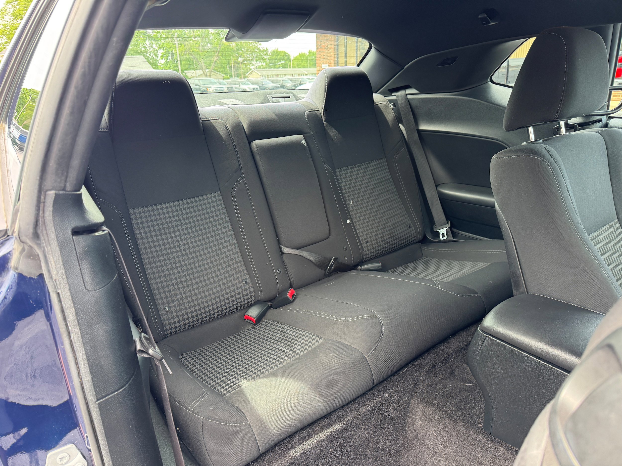 Used 2016 Dodge Challenger SXT w/ Driver Convenience Group RWD image 14