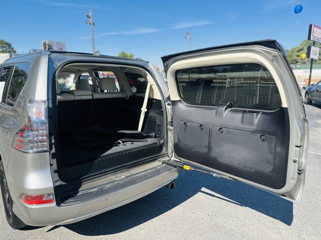 Used 2023 Lexus GX 460 Premium image 18