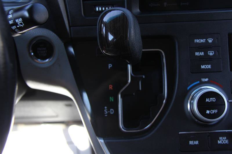 Used 2016 Toyota Sienna XLE w/ XLE Navigation Package FWD image 36