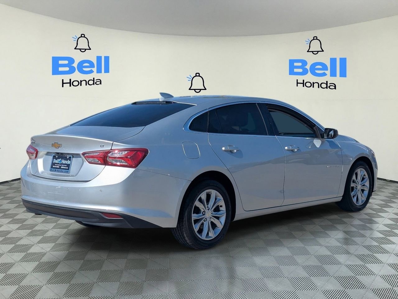 Used 2020 Chevrolet Malibu LT FWD image 4